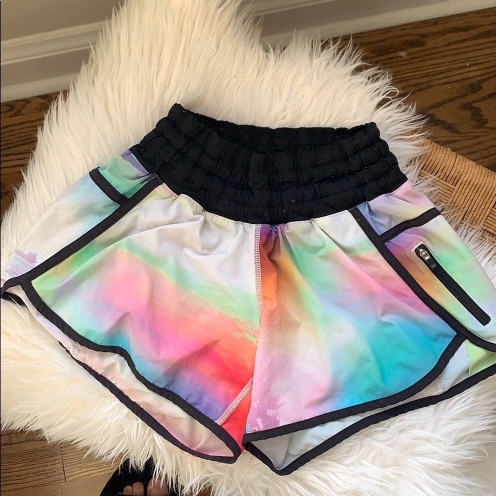 RARE Lululemon Tracker Short II Sky to Seawheeze